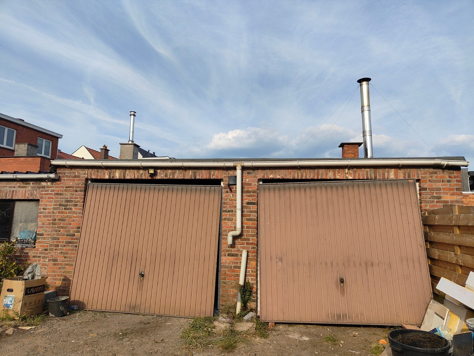 Twee Novoferm garagepoorten 2m40 breed 2m20 hoog, Ophalen