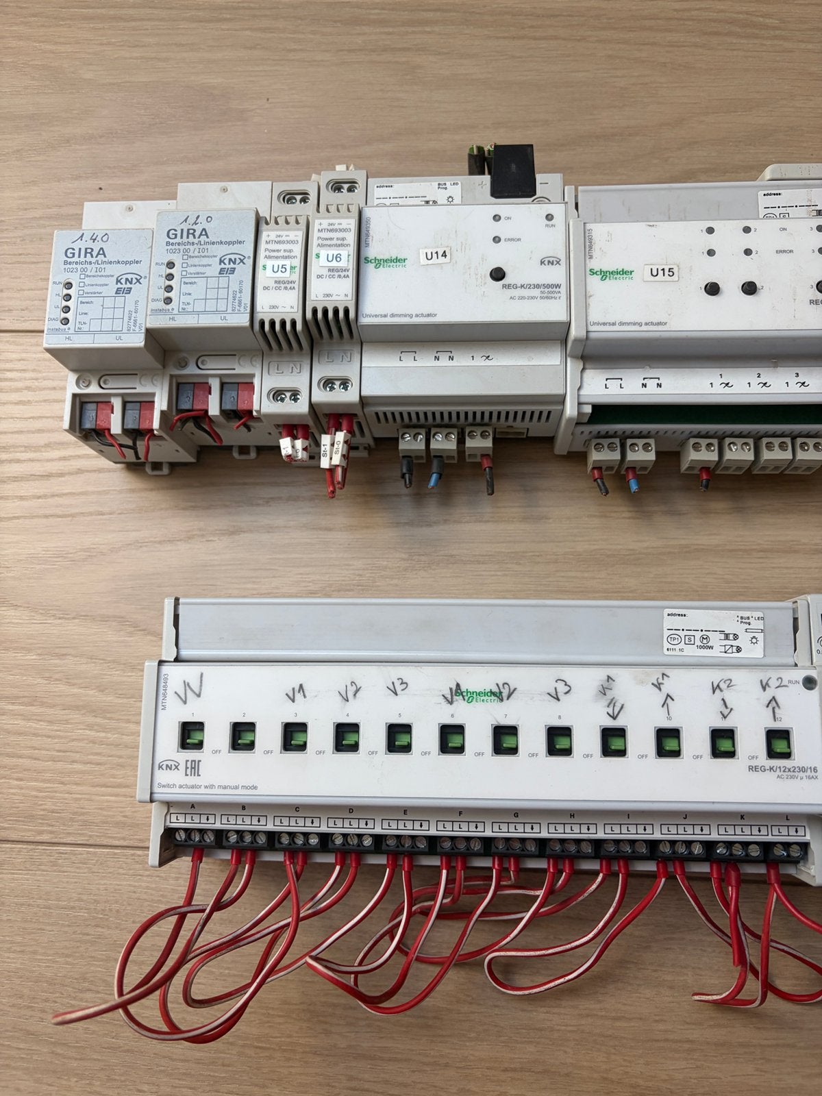 Schneider GIRA Zennio KNX modules, Ophalen, Zo goed als nieuw
