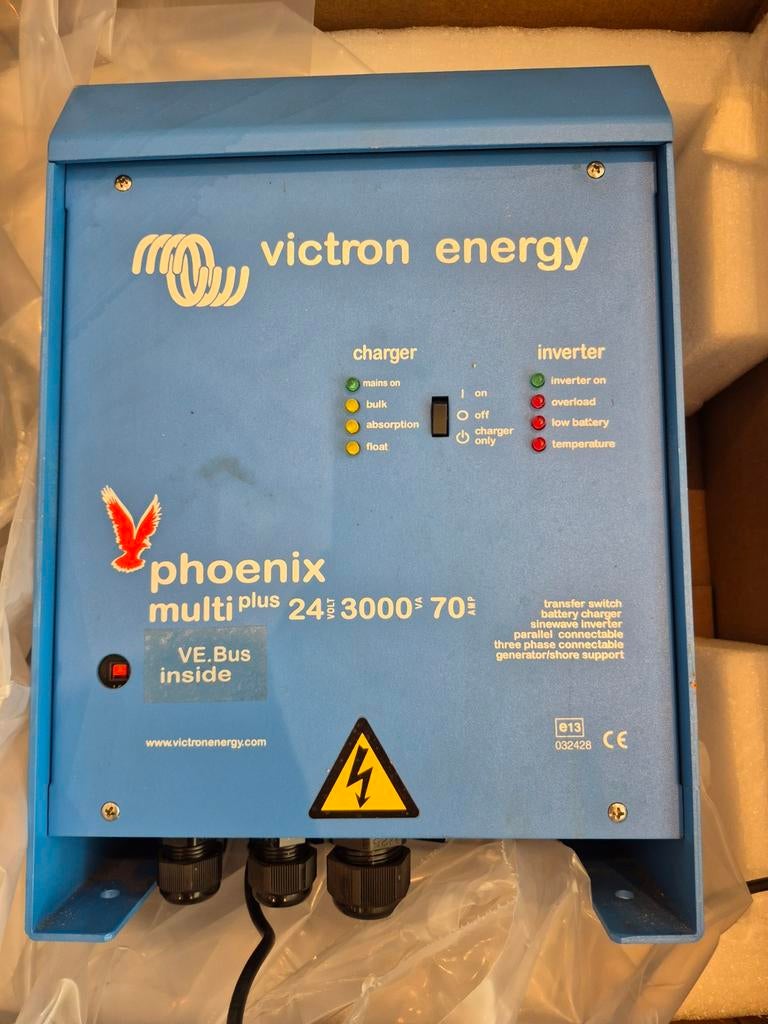 Victron Energy Phoenix MultiPlus 24/3000/70, Enlèvement, Comme neuf, Câble ou Équipement