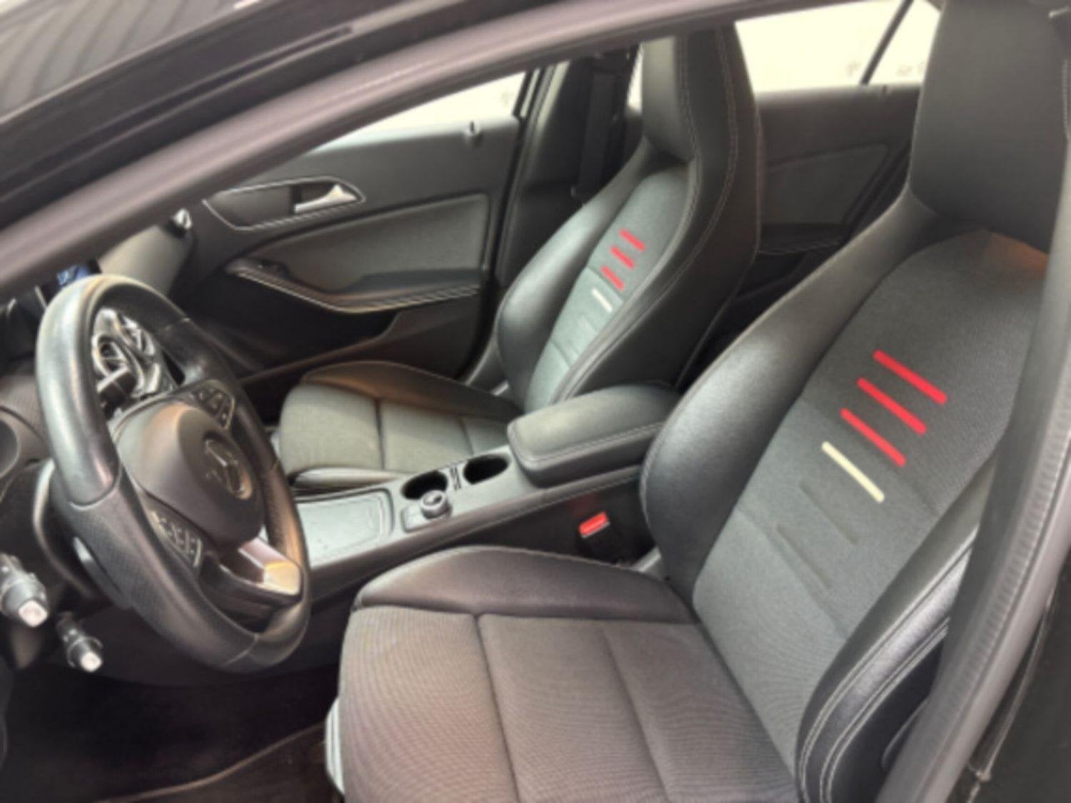 Mercedes-Benz A-Klasse 200 Hatchback AMG Line | Verwarmde ZE, Classe A, Achat, 5 portes, 5 places