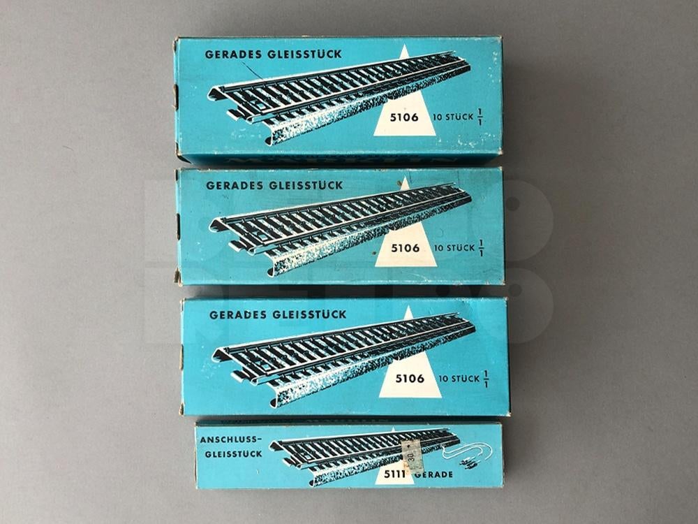 Märklin HO 5106 & 5111 - 31 rails droits (3+1 boîtes), Enlèvement ou Envoi, Comme neuf, Rails, Märklin