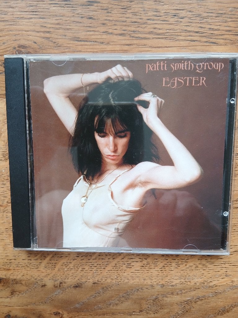 CD Patti Smith : Easter, Enlèvement