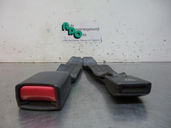 Insertion ceinture de sécurité arrière gauche d'un Chevro, -, Utilisé, -, -