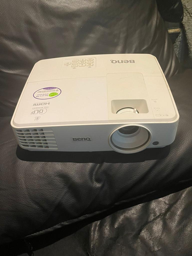 BenQ HDMI Beamer + Projectiedoek +Staanders + 10m HDMI kabel, Audio, Tv en Foto, Beamers, Ophalen