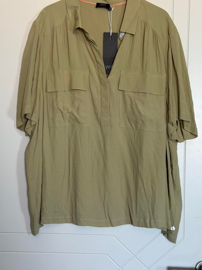Nieuwe kaki zomer blouse van Yest (48), Kleding | Dames, Grote Maten, Ophalen, Nieuw, Overige kleuren, Blouse of Tuniek