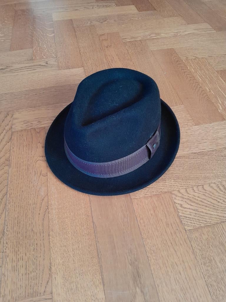 Hoed van Stetson, Ophalen