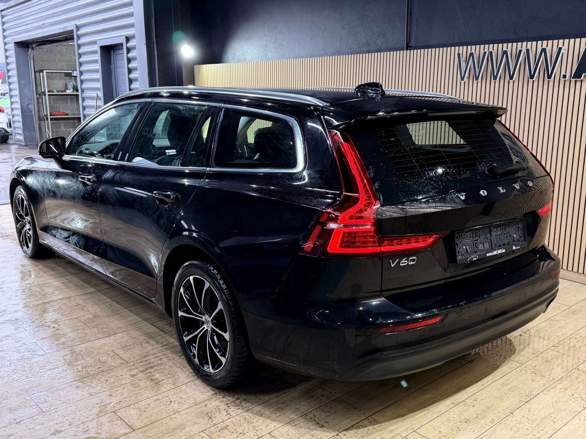 Volvo V60 2.0 * BOITE AUTO * GARANTIE 12 MOIS *, Autos, Volvo, Cuir, Achat, Entreprise, Anti démarrage