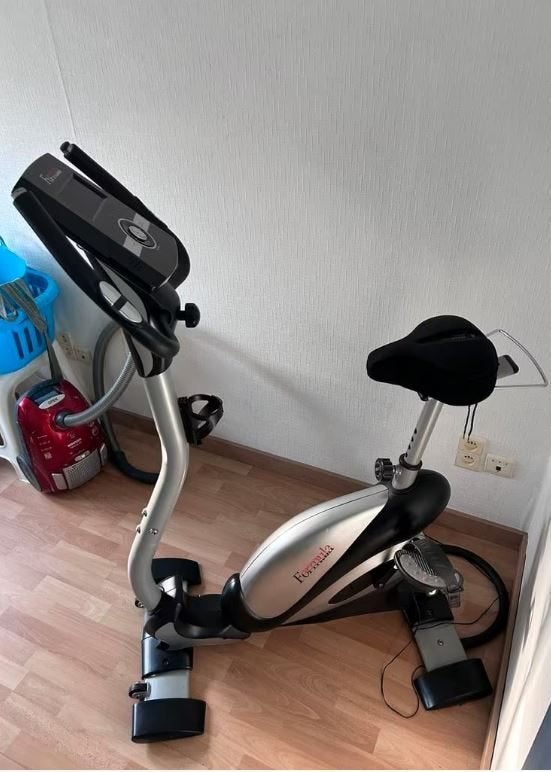 Hometrainer Formula in zeer goede staat, Ophalen, Gebruikt, Benen, Hometrainer