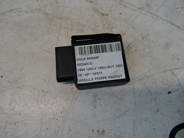 ORDINATEUR POMPE A CARBURANT Passat (3G2) (5Q0906121M), Volkswagen, Volkswagen AG, Utilisé, Kundenbetreuung@volkswagen.de
