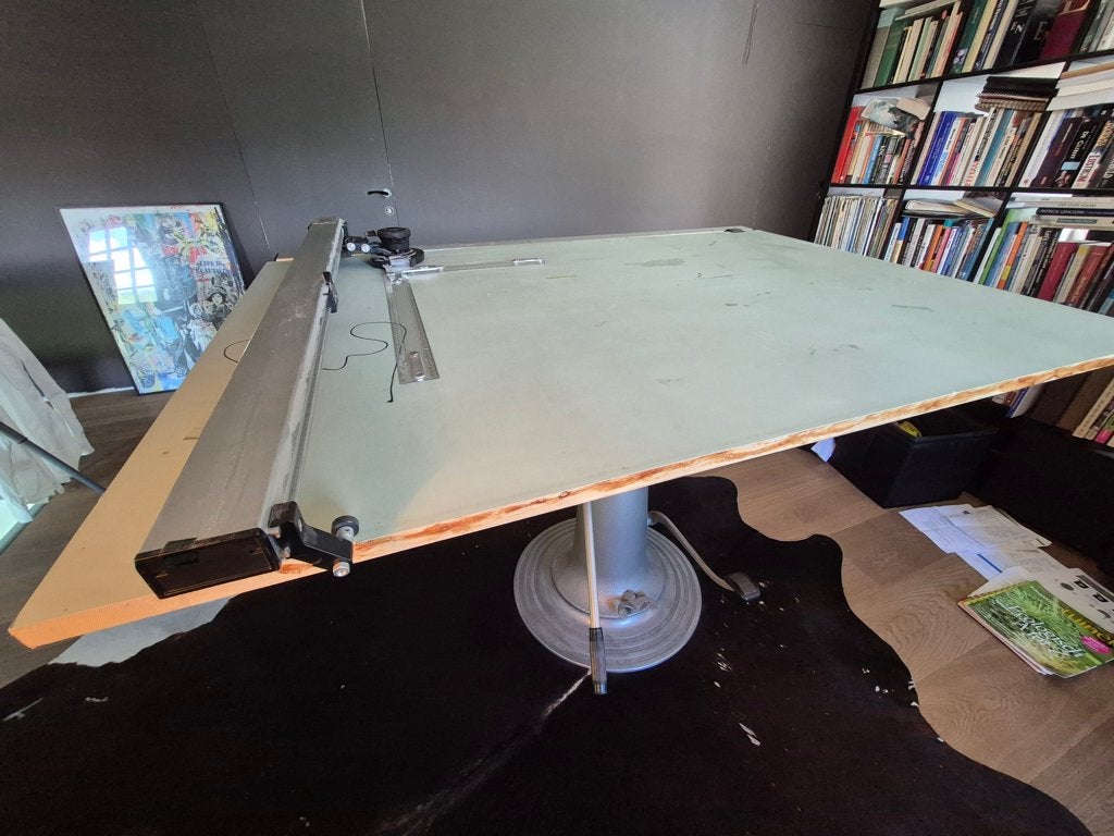 Tekentafel Nike Eskilstuna, Ophalen, Gebruikt, 150 tot 170 cm