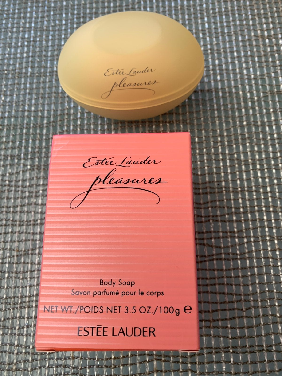 Esteé Lauder Pleasures nieuwe zeep, Enlèvement ou Envoi, Comme neuf