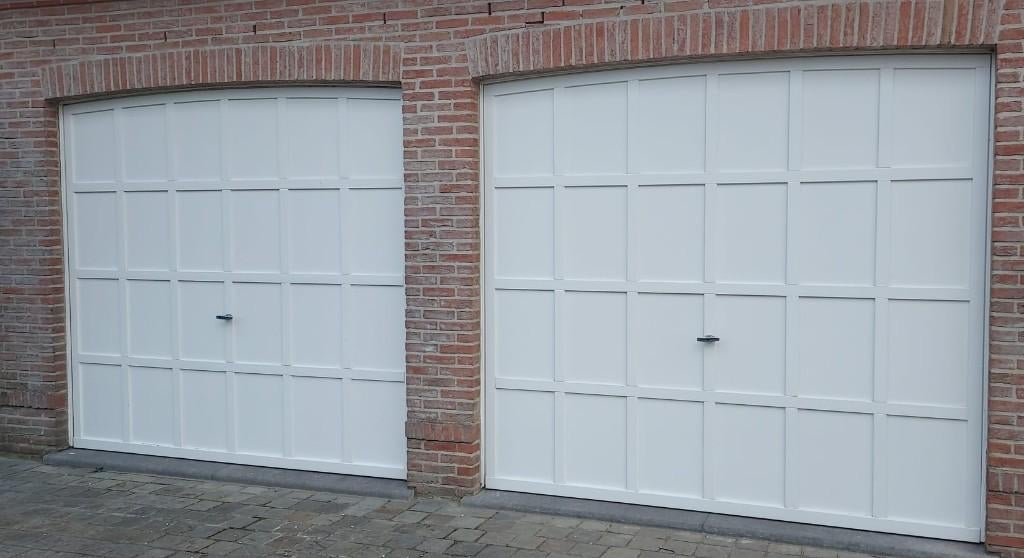 2 garagepoorten - robuust vakmanschap in hout, Doe-het-zelf en Bouw, Ophalen, Zo goed als nieuw