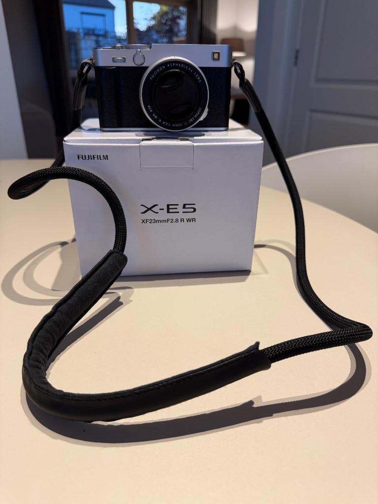 Fujifilm X-E5 met XF 23mm f2.8 R WR - als nieuw (850 shots), Audio, Tv en Foto, Ophalen, 40 Megapixel, Compact, Zo goed als nieuw