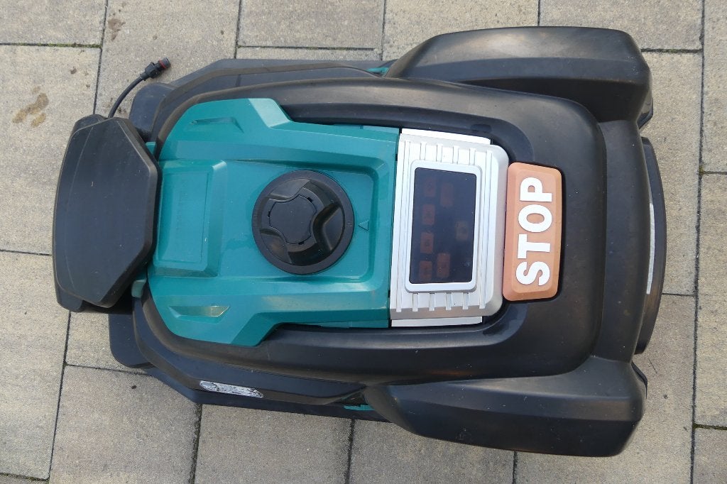 Tondeuse à gazon robotisée avec accessoires, Jardin & Terrasse, Enlèvement, Utilisé, 20 à 25 cm, Avec capteur de pluie