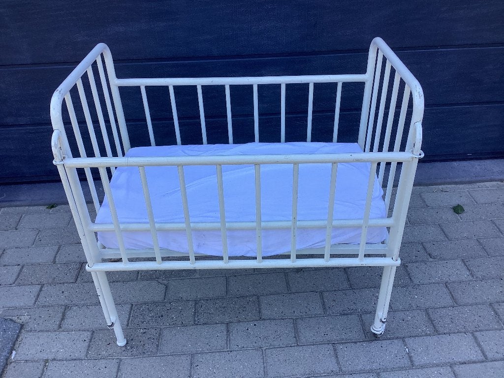 Vintage kinderbedje, Ophalen