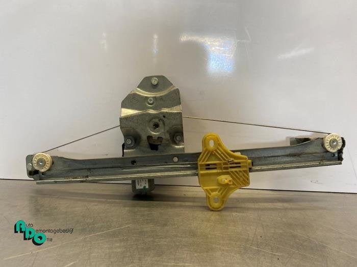 Mécanique vitre 4portes avant droite d'un Renault Clio (Cli, Renault, -, 3 mois de garantie, Utilisé