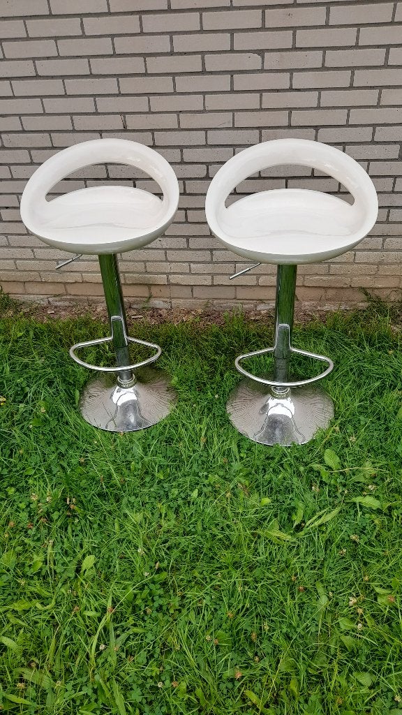 tabourets, Métal, 2 tabourets, Comme neuf, 60 à 90 cm