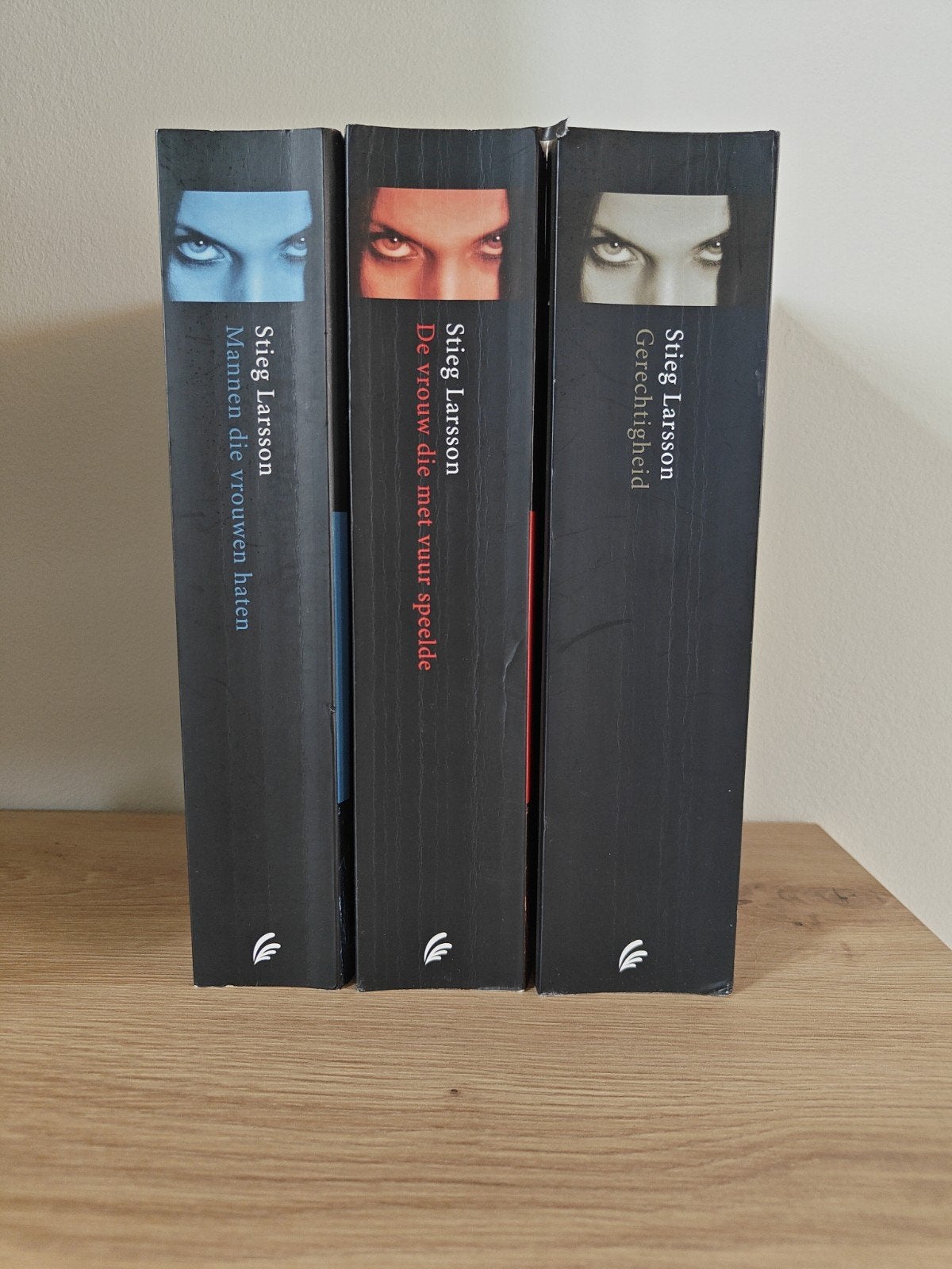 Trilogie: Stieg Larsson - Mannen die vrouwen haten, Enlèvement ou Envoi, Stieg Larsson