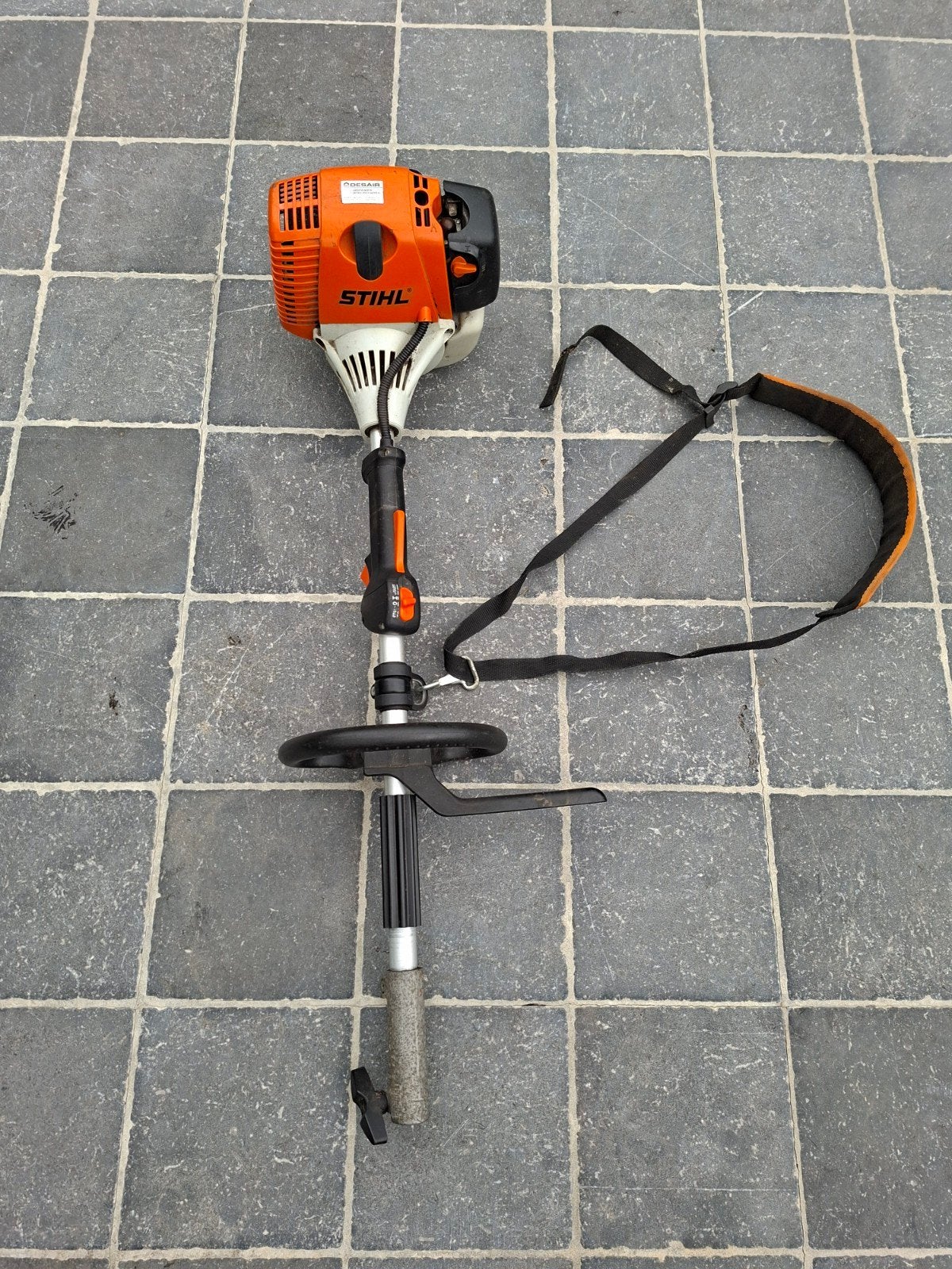 STIHL KM 90 R combi motor, Jardin & Terrasse, Débroussailleuses, Enlèvement, Batterie