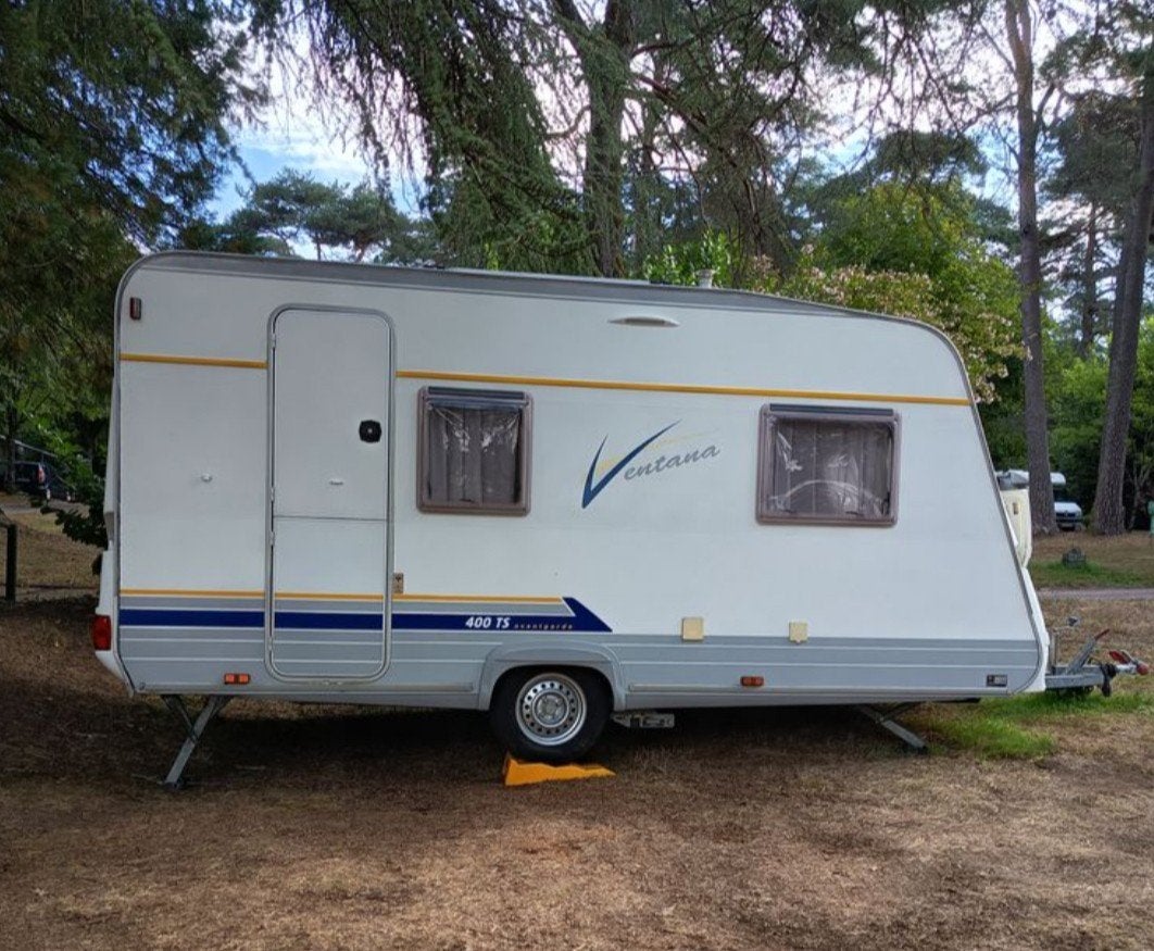 Caravan burstner 400 ts avantgarde ventana, Entreprise