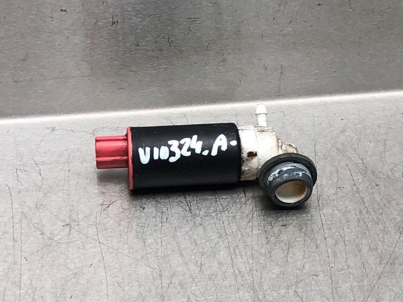 RUITENSPROEIERPOMP ACHTER Toyota Corolla (E12), Gebruikt, Toyota