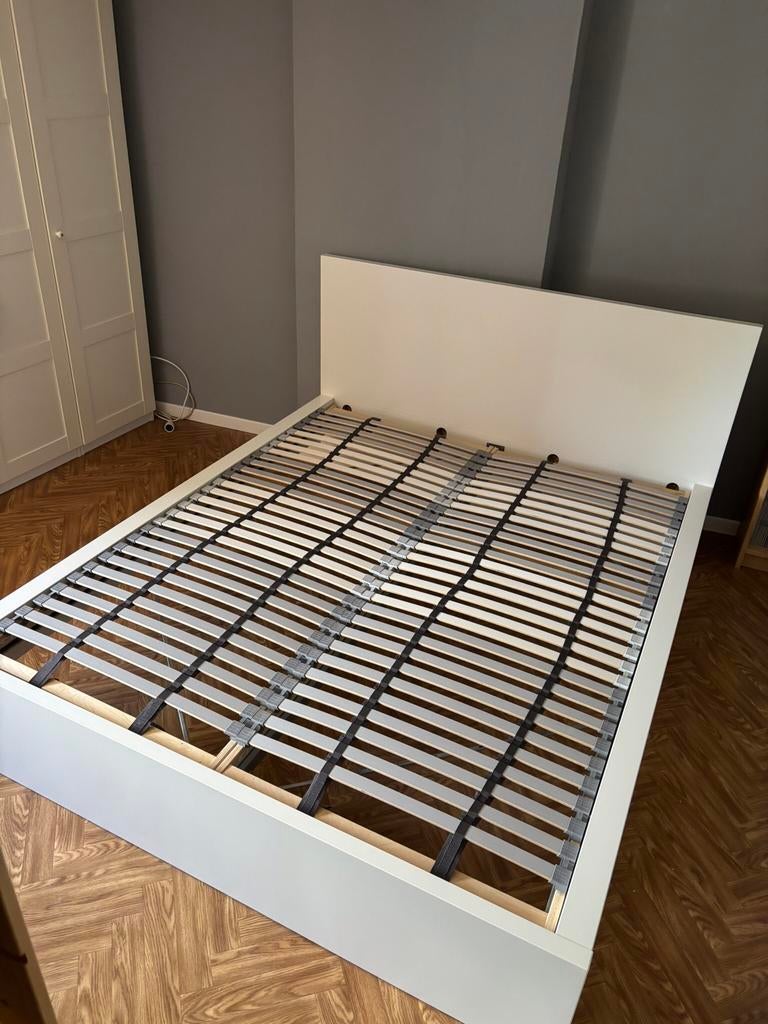 Malm bed, Huis en Inrichting, Ophalen, Zo goed als nieuw
