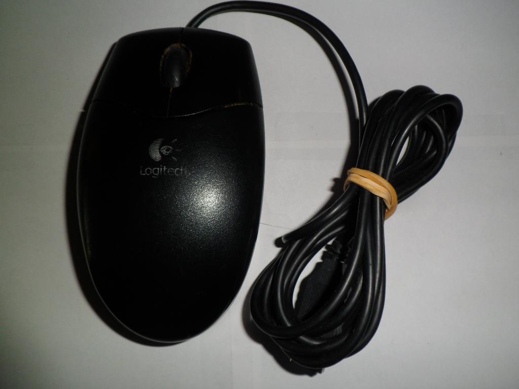 Souris optique Logitech M90, modèle 810-000361, solide, Informatique & Logiciels, Enlèvement ou Envoi, Utilisé, Filaire, Souris
