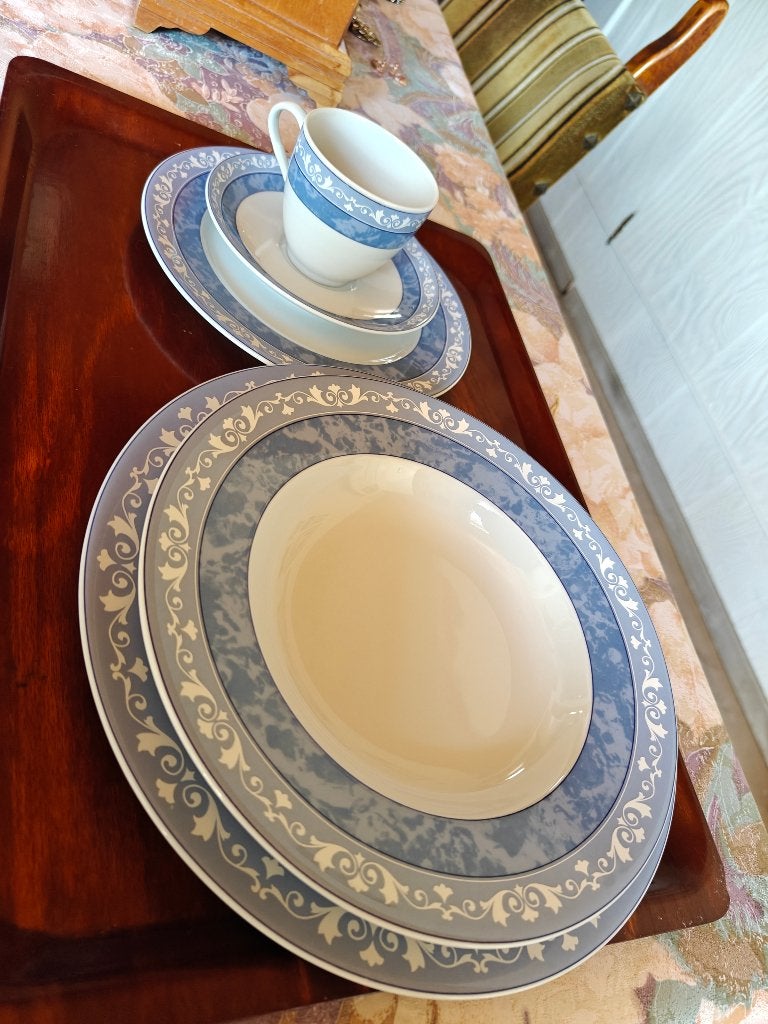 Eet- en koffieservies, Ophalen