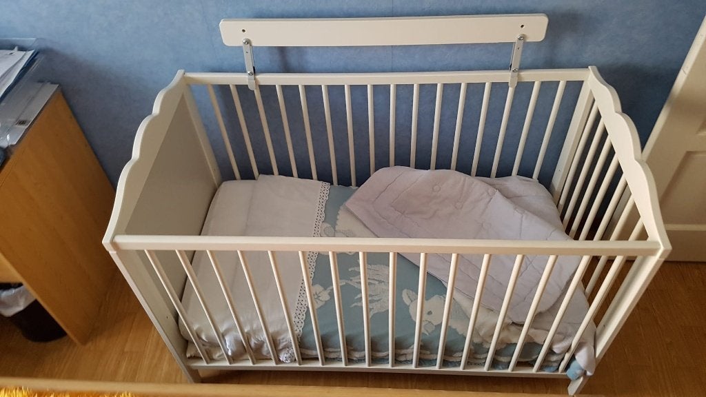babybed wit met lakentjes, Enlèvement, Utilisé, Lit