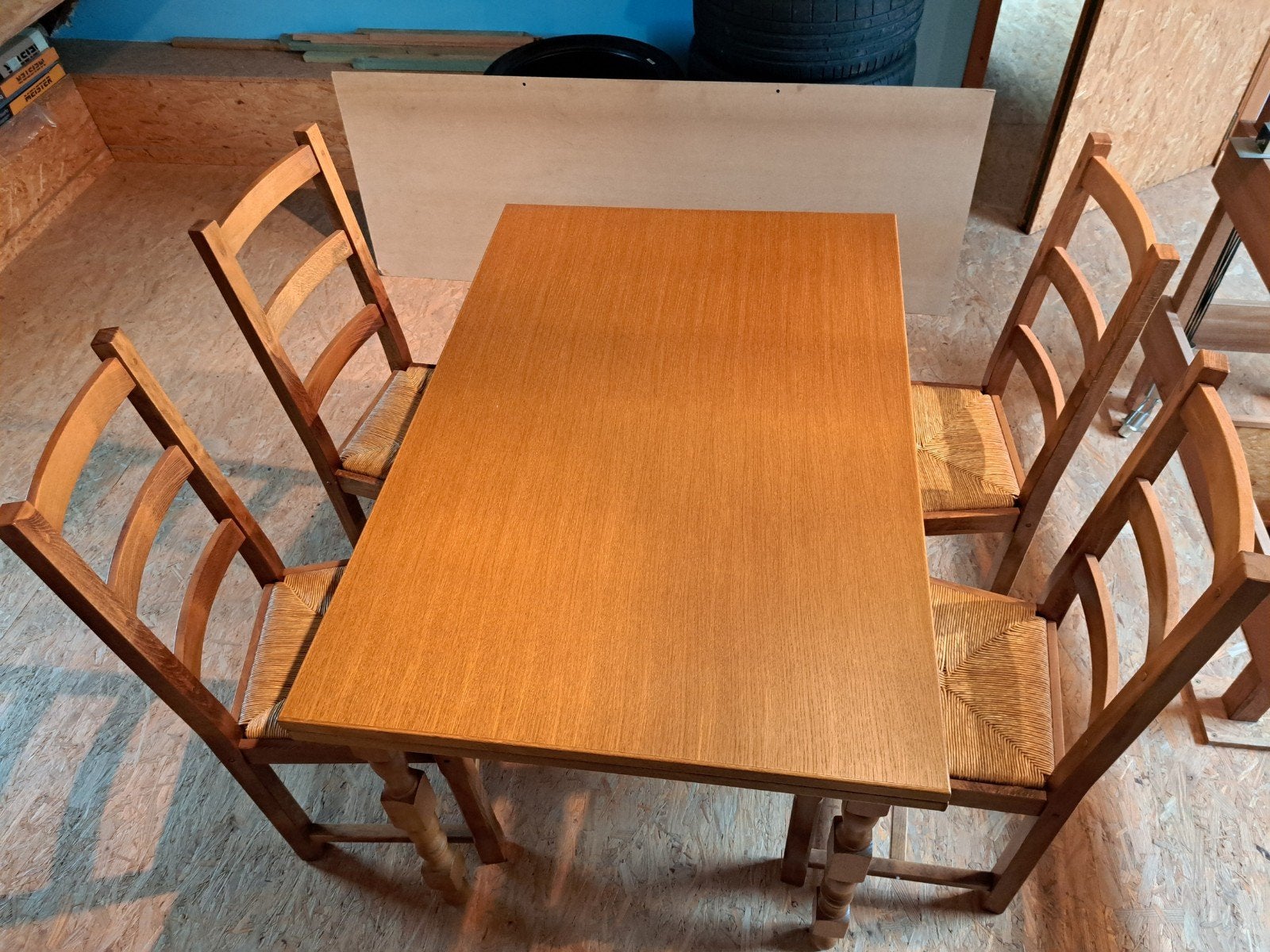 Table de cuisine en bois + 4 chaises, Enlèvement