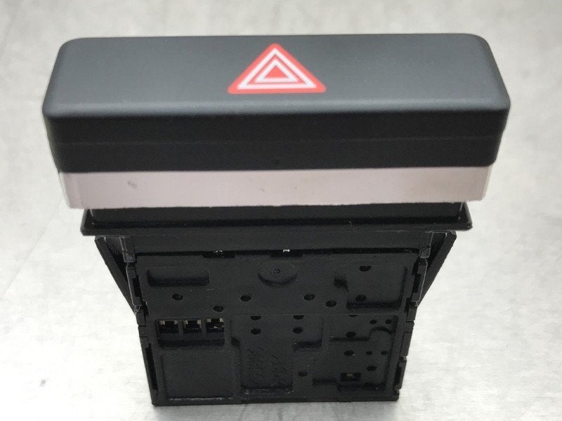 COMMUTATEUR DE FEUX DE DETRESSE Jazz (GK / GP) (|M55804|), Utilisé, Honda