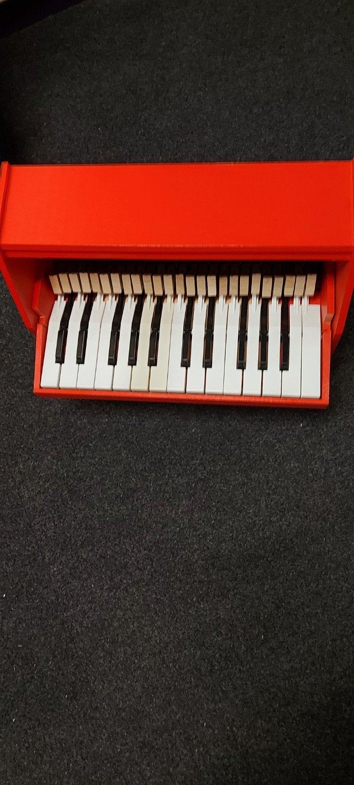 kinderpiano jaar 1977 inperfekte staat ., Kinderen en Baby's, Ophalen