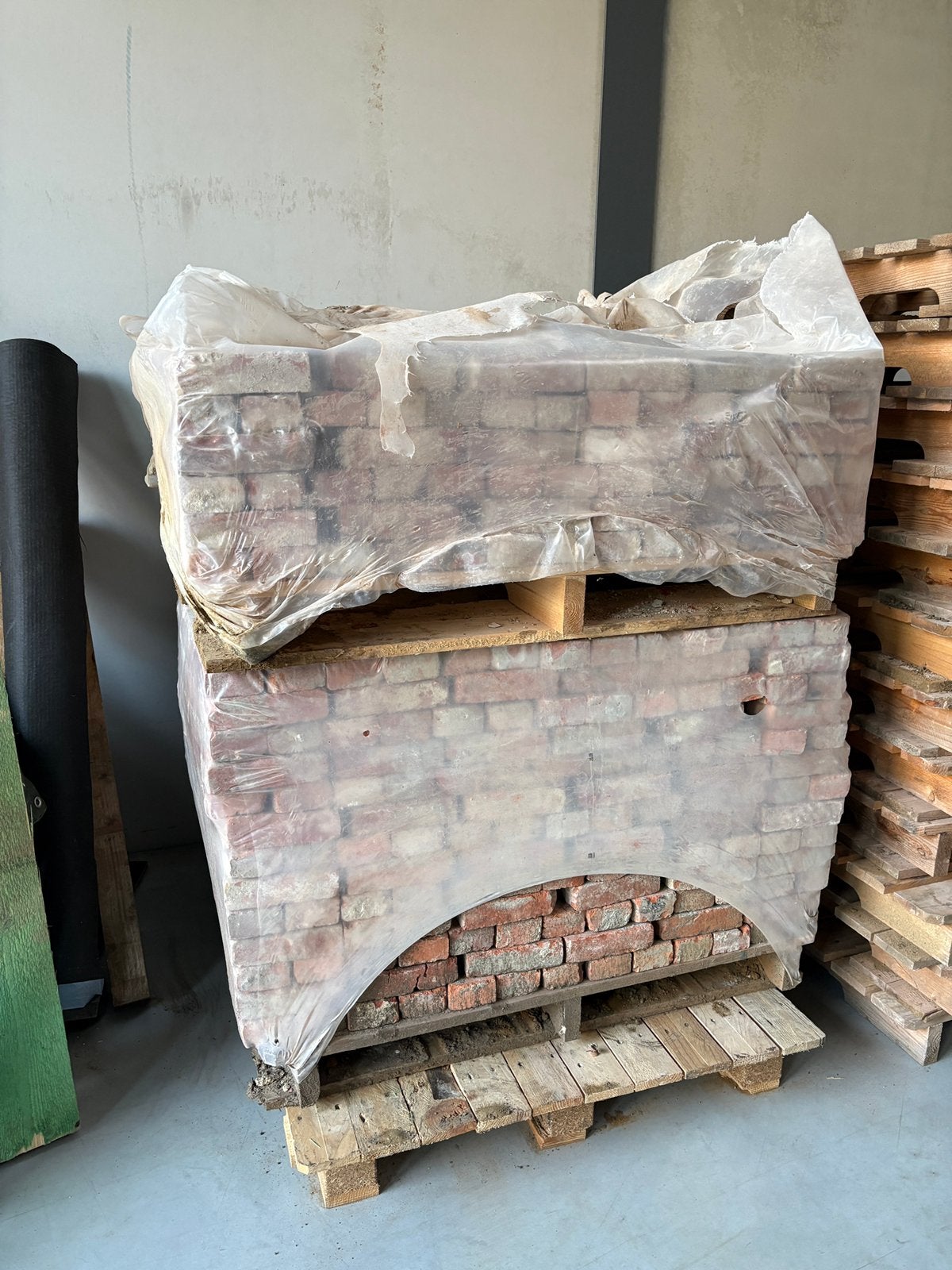 Beerse gevelstenen, Doe-het-zelf en Bouw, Ophalen, Zo goed als nieuw