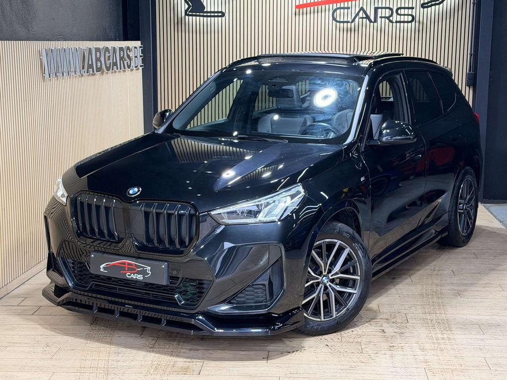 BMW X1 1.5iAS sDrive18 * PACK M PERFORMANCE * GAR 12 MOIS *, Auto's, Gebruikt, Zwart, 136 pk, Zwart