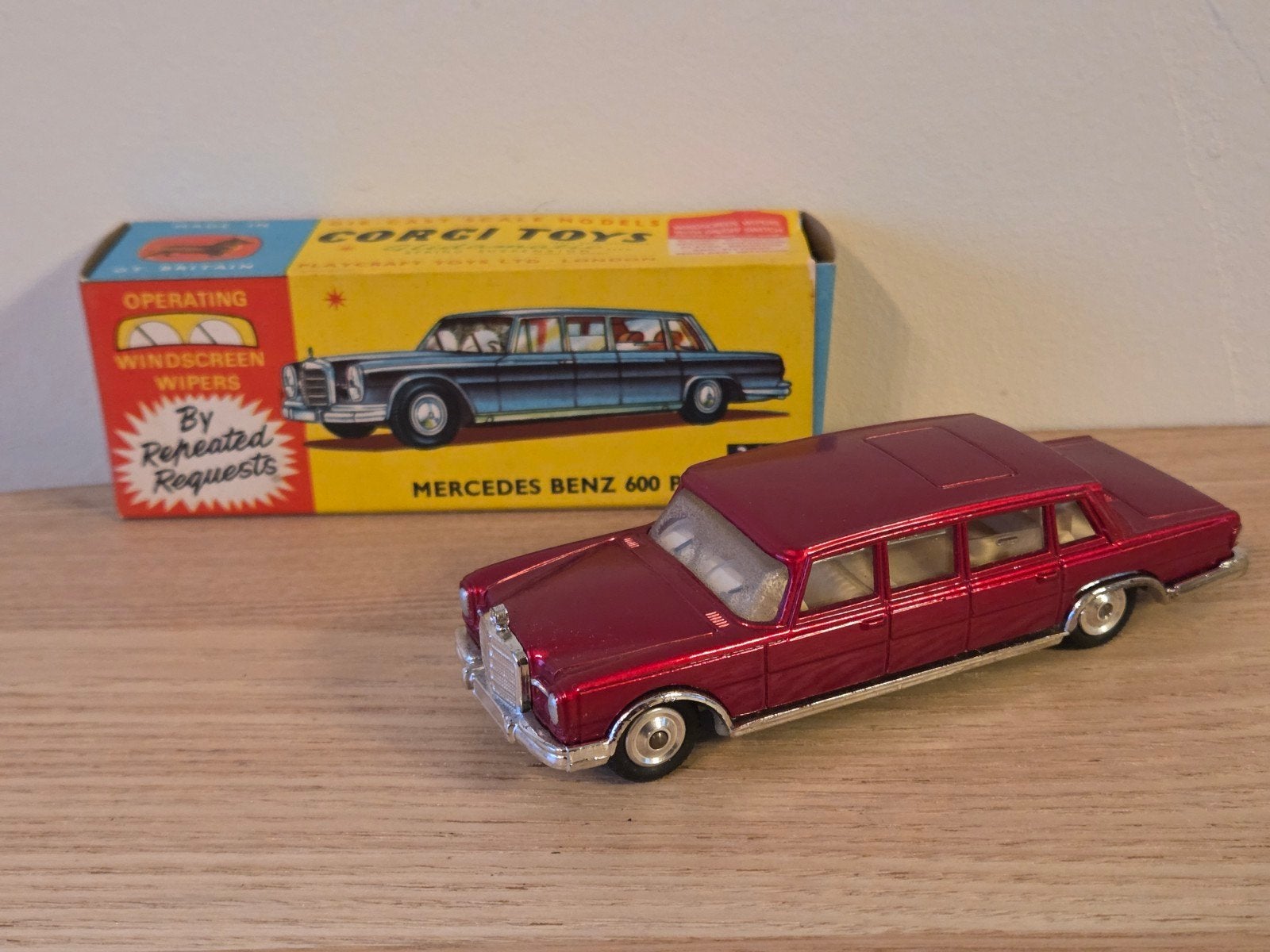 corgi toys 247 Mercedes Benz 600 Pullman, Hobby en Vrije tijd, Ophalen of Verzenden, Zo goed als nieuw, Auto, Corgi
