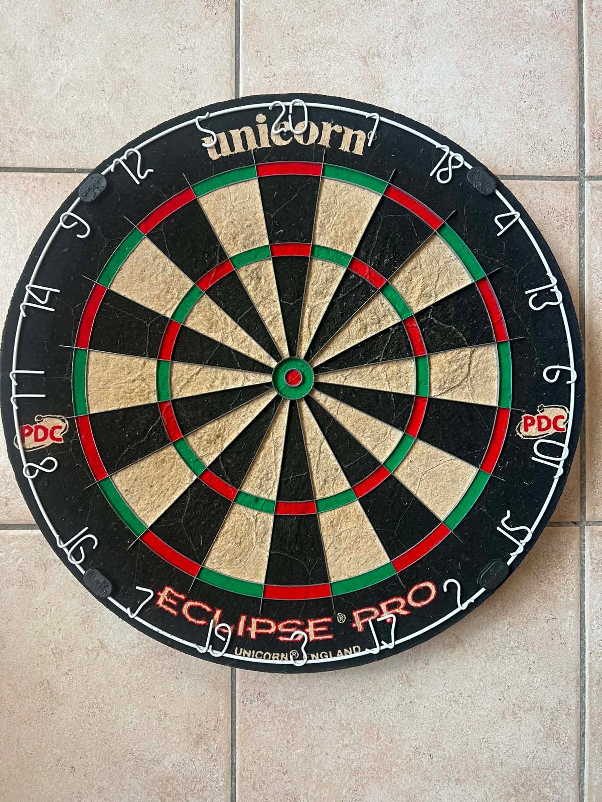 Dartbord, Sport en Fitness, Darts, Ophalen of Verzenden, Zo goed als nieuw, Dartbord