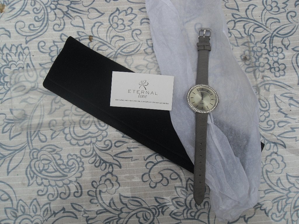 Dameshorloge van Quartz, Handtassen en Accessoires, Overige merken, Polshorloge, Nieuw, Kunststof