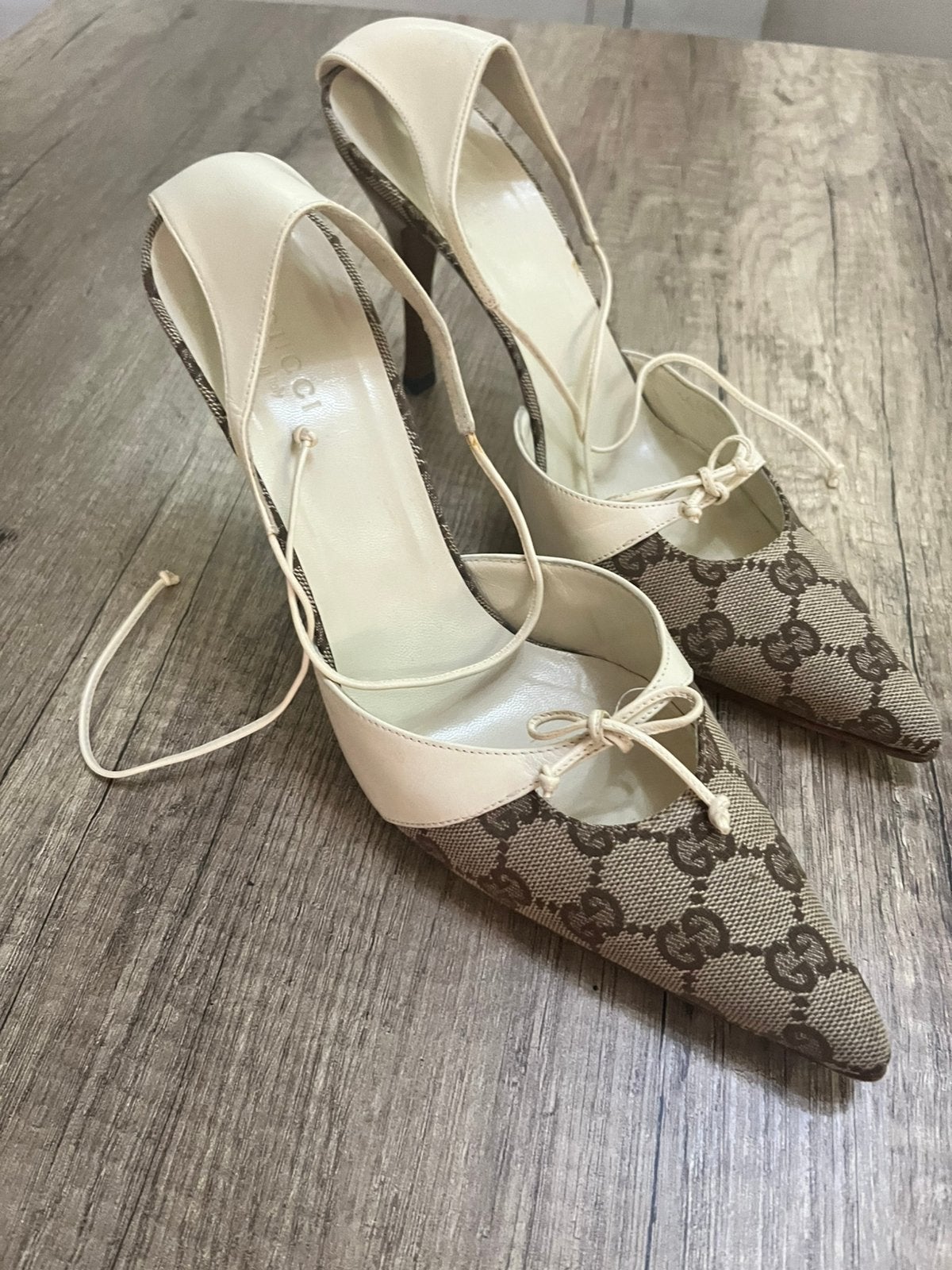 Chaussure GUCCI pour femme taille 38 beige/écru, Enlèvement, Comme neuf, Beige