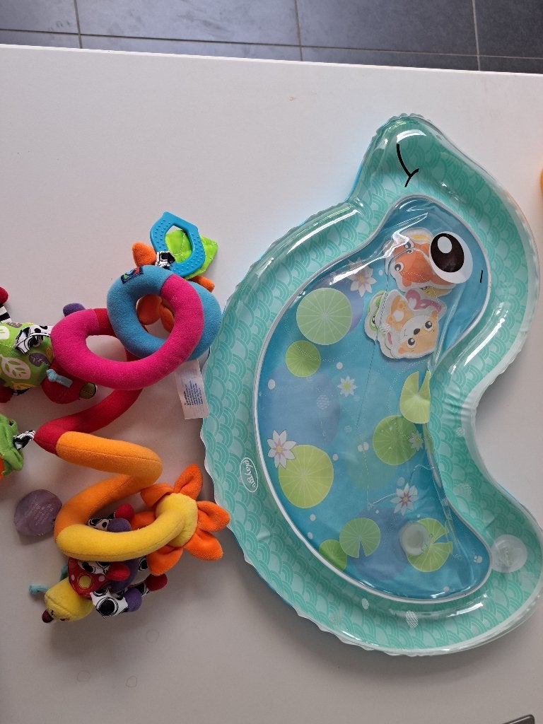 Jouets pour bébés et marchette pour bébés, Enfants & Bébés, Enlèvement, Neuf, Hochet, À roulettes