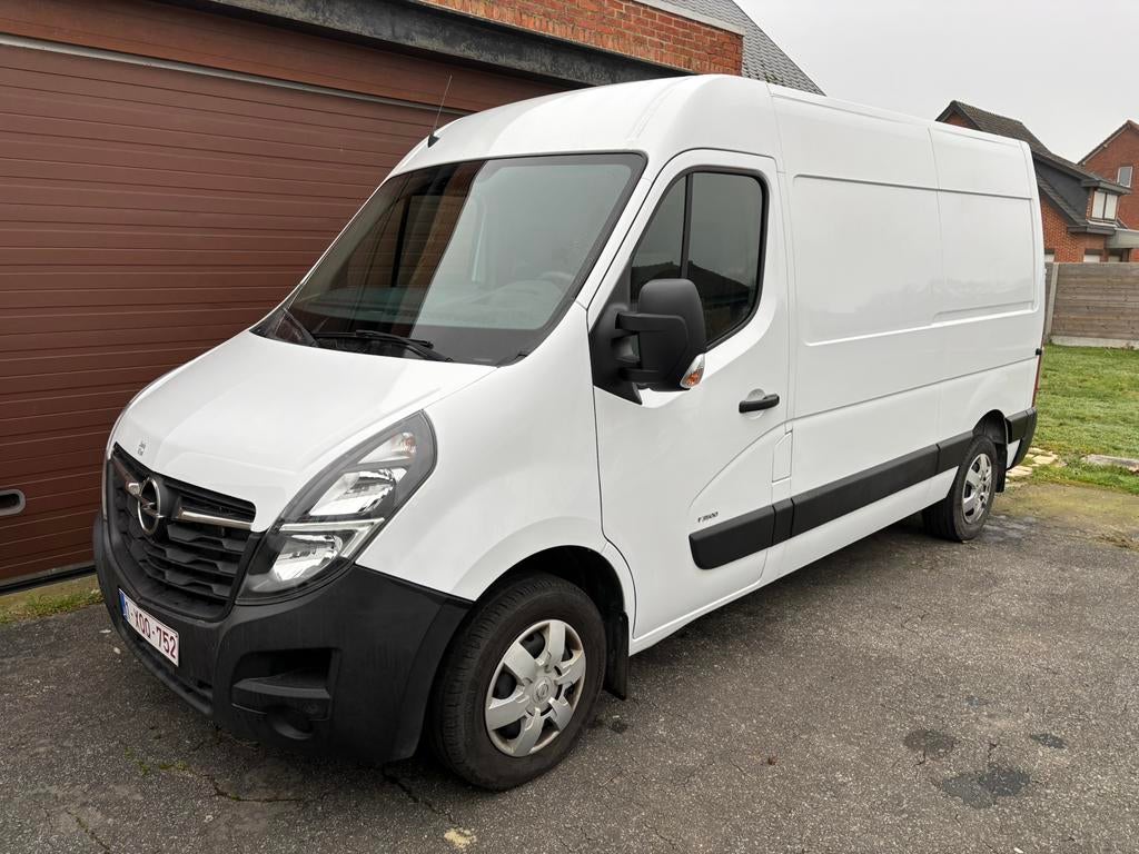 Opel movano 2.3l 136pk bj.2021 L2H2 112000km, Auto's, Bestelwagens en Lichte vracht, Voorwielaandrijving, Stof, Wit, 5 deurs