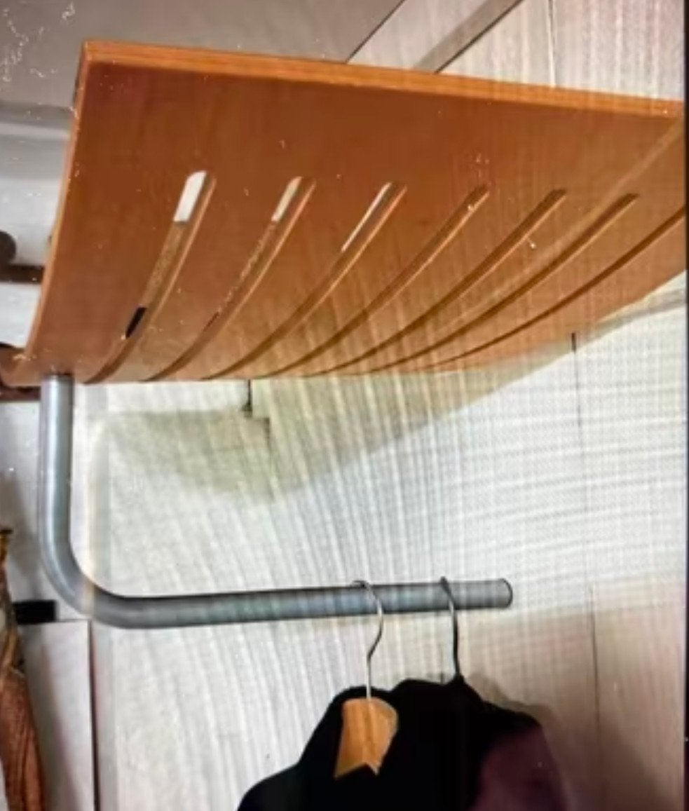 Handige houten kapstok met aluminium., Ophalen