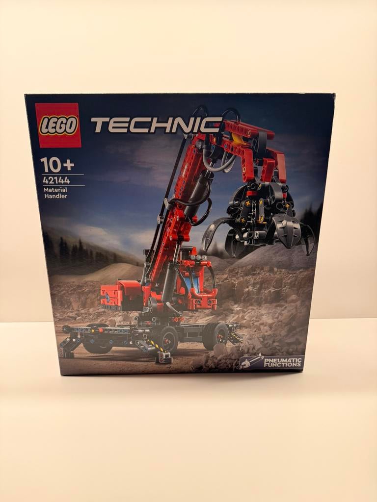 Lego Technic 42144, Kinderen en Baby's, Speelgoed | Duplo en Lego, Ophalen, Zo goed als nieuw, Complete set, Lego