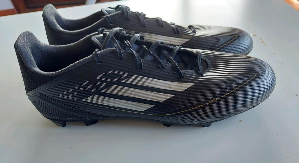 Voetbalschoenen Adidas F50 - Maat 47 1/3, Sport en Fitness, Voetbal, Ophalen of Verzenden, Zo goed als nieuw, Schoenen