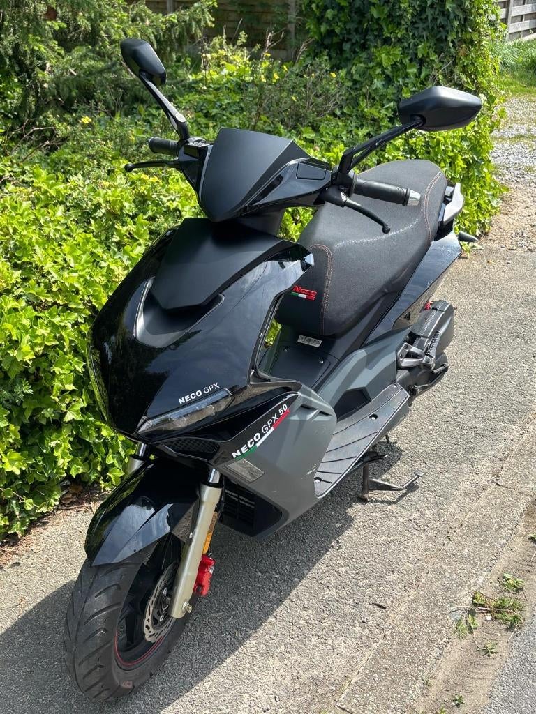 Sportieve scooter Neco GPX 50 (2024) • 5.664 km • Klasse B, Fietsen en Brommers, Scooters | Overige merken, Ophalen, Gebruikt
