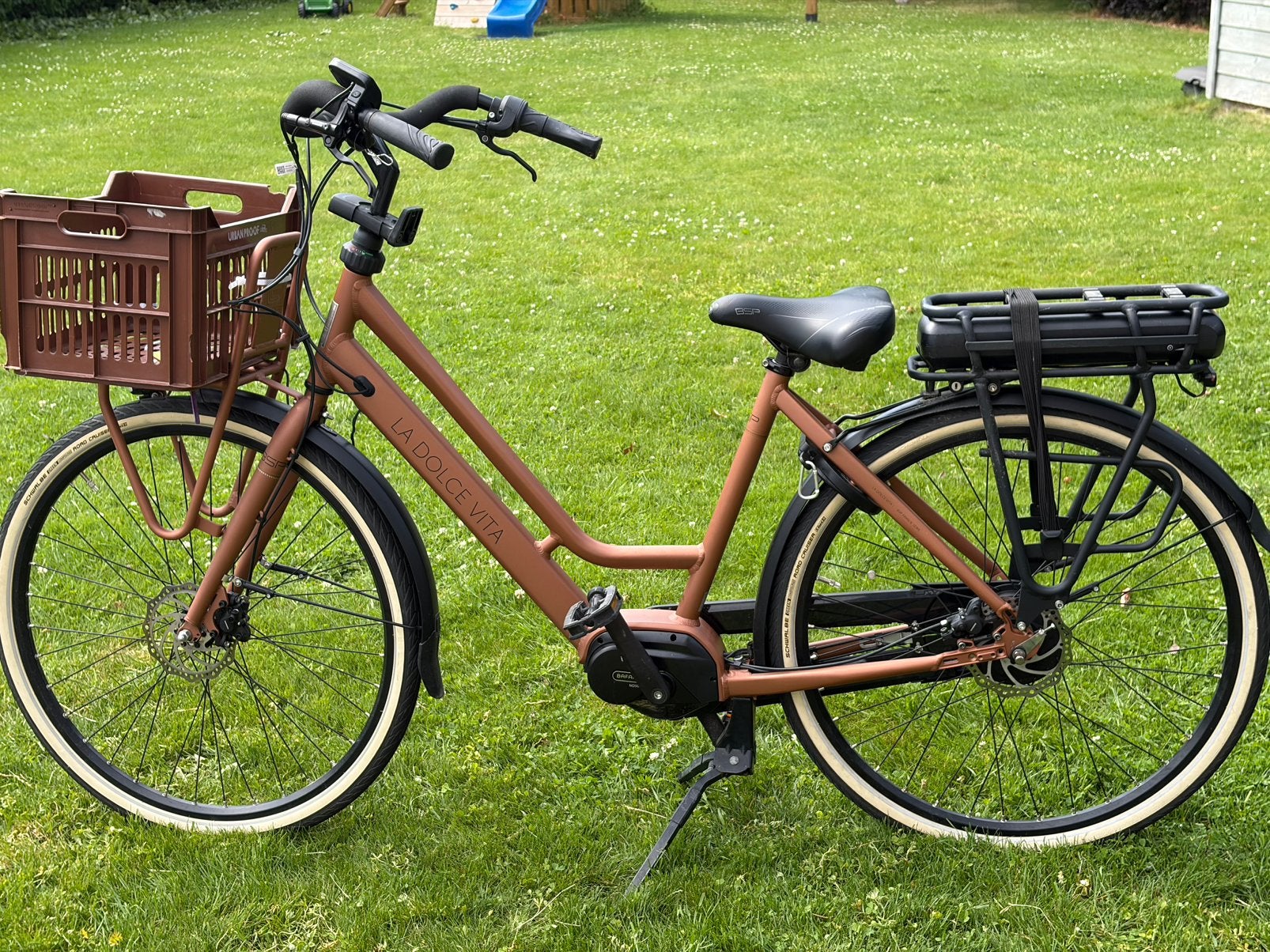 BSP La Dolce Vita elektrische moederfiets–2400 km, Fietsen en Brommers, Zo goed als nieuw, Mandje, 0 zitjes, 50 tot 53 cm