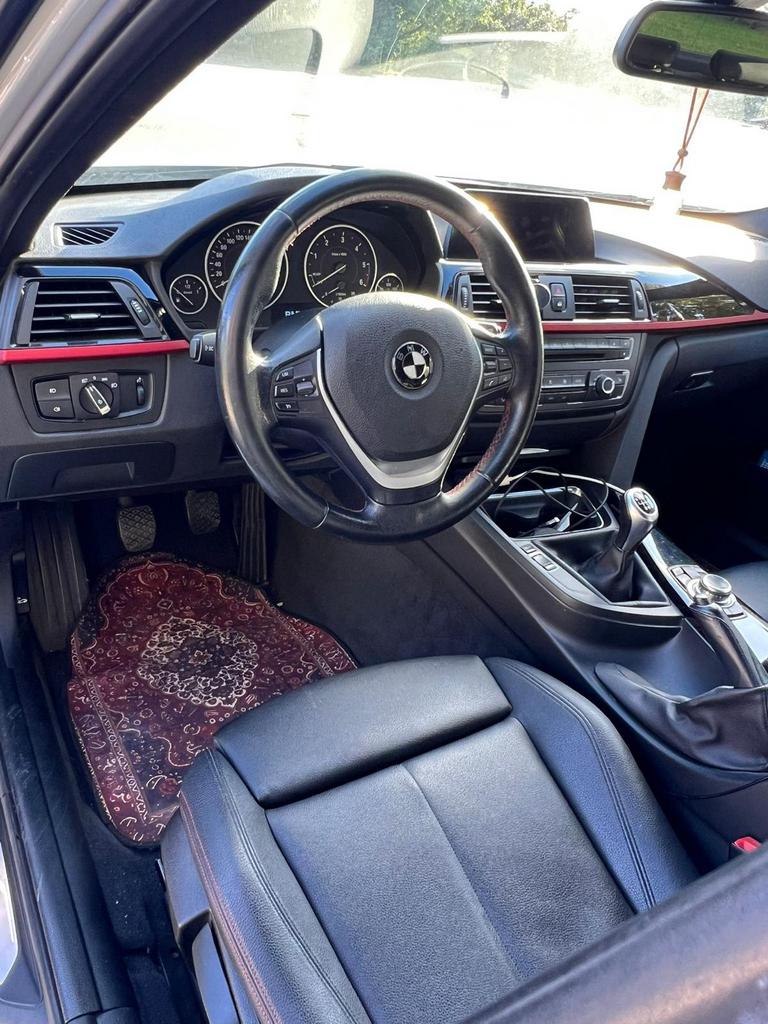 BMW 316d | 116 ch | 2017 | 250 000 km, Autos, Achat, Boîte manuelle, Noir, 5 portes