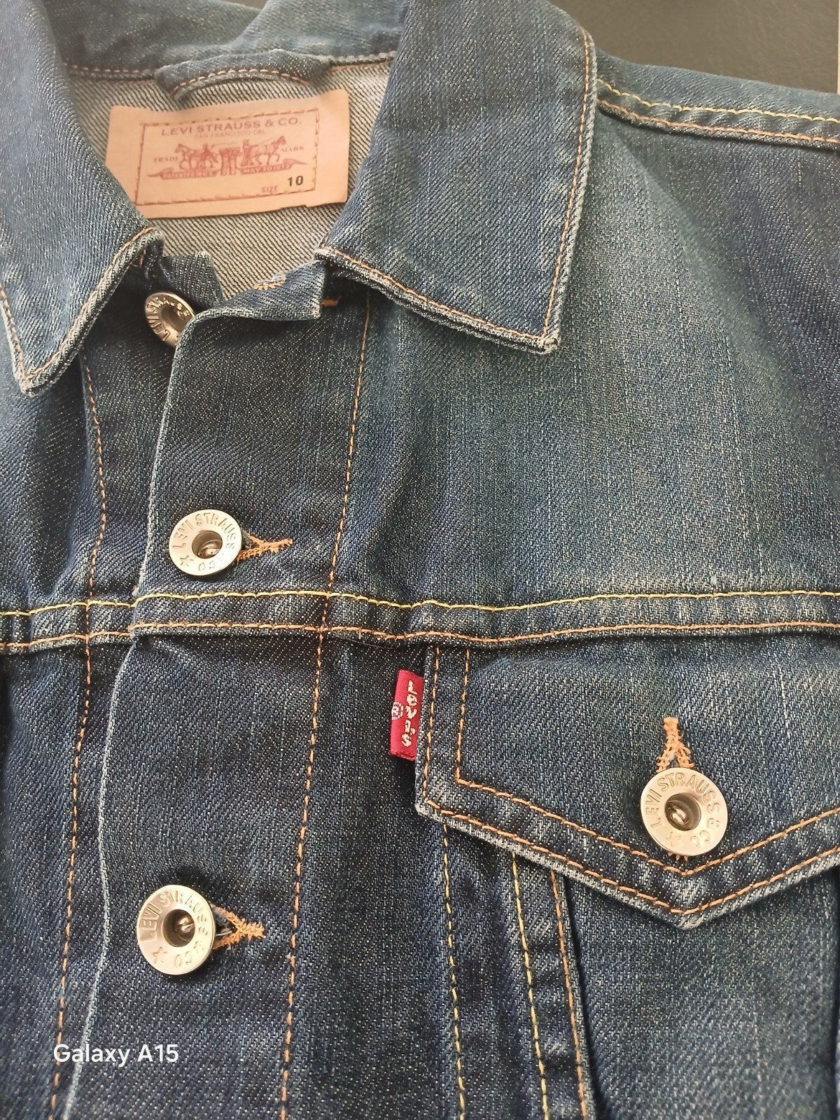 LEVI'S 10 JAAR OUDE JEANSJAS. NIEUW., Ophalen