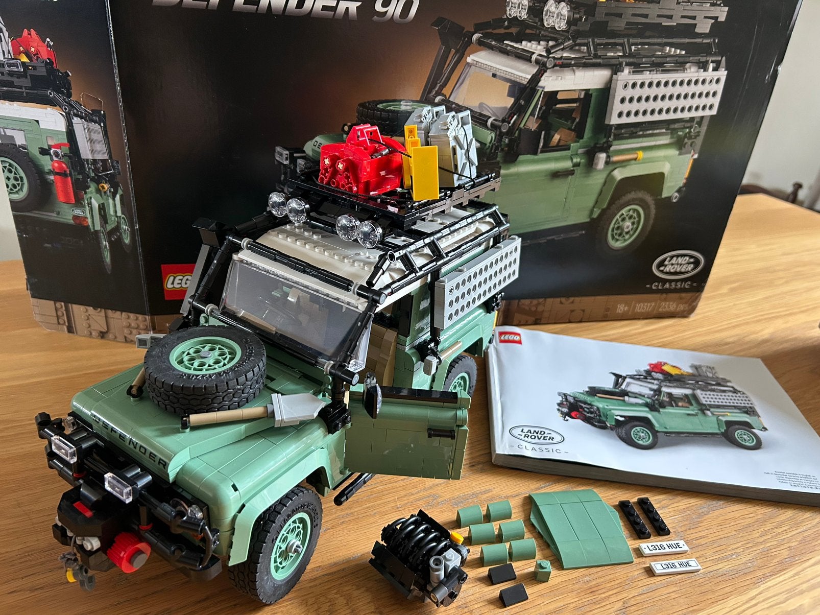 Lego landrover Defender classic 90 ( 10317), Lego, Ophalen of Verzenden, Zo goed als nieuw, Inclusief accessoires