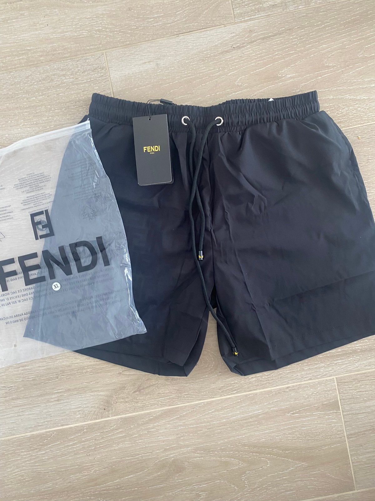 Short de bain fendi, Enlèvement ou Envoi, Comme neuf