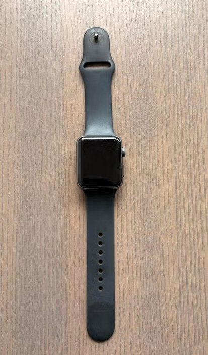 Apple Watch Series 3 42 mm - câble de chargement inclus, Apple Watch, IOS, Enlèvement, Utilisé
